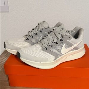 Nike Women's Run Swift 3 road running shoes